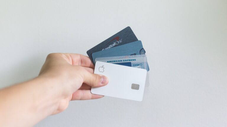 What Are The Disadvantages To A Business Of Accepting Credit Cards As A Form Of Payment?